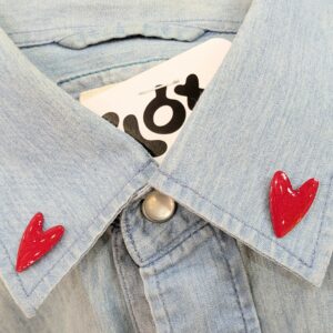 Floxdesigns - Pin's de col - Rouge